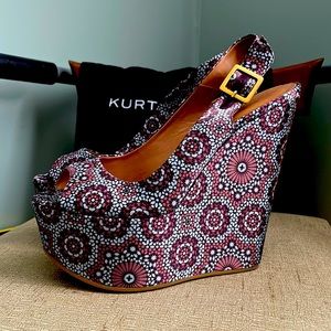 Kurt Geiger sky high wedges